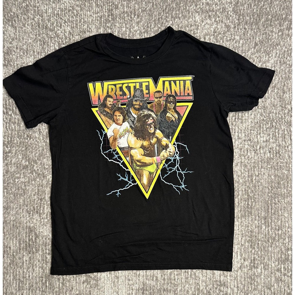 WWE Men's T-Shirt L Wrestlemania Graphic Warrior  Macho Man Bret Piper Jake